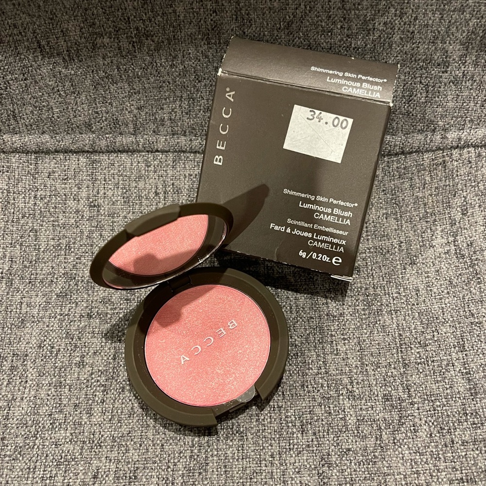 Becca Luminous Blush in Camellia